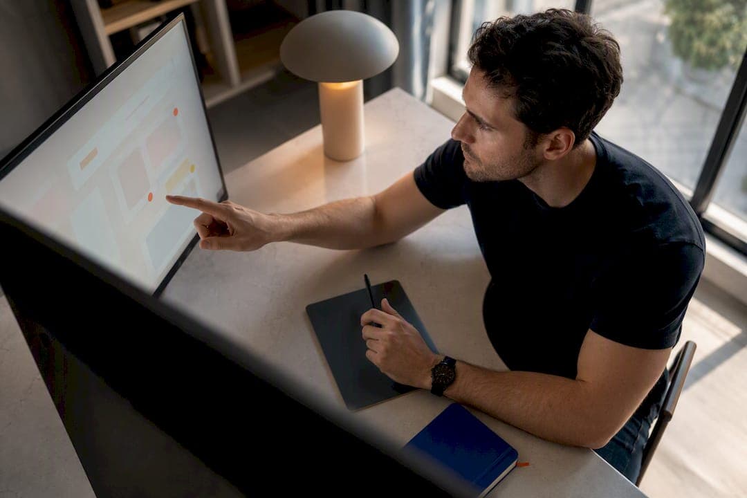 48 Hours to Close Asynchronous Design Reviews: Playbook for Designers